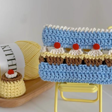 Strawberry Cake Coin Purse Crochet Kit